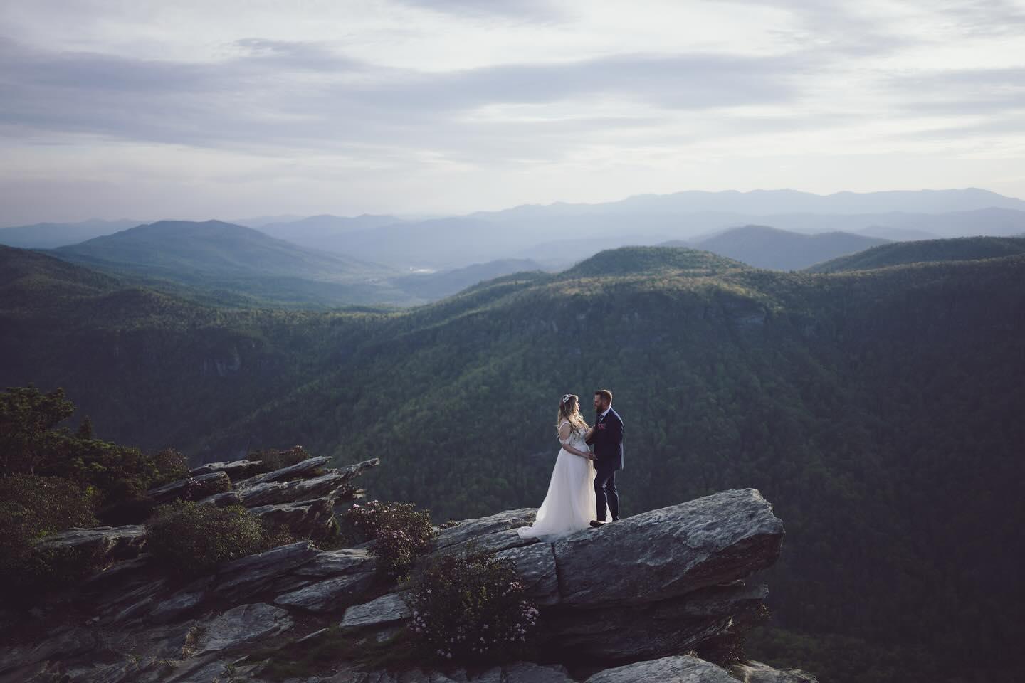 The Adventure of a Wedding Shoot on a Mountain: A Story of Epic Shots and Endurance